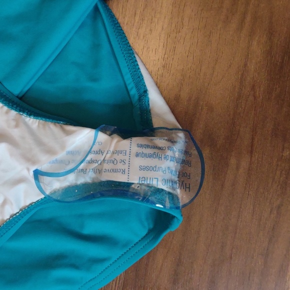 Michael Kors NWT one piece skirted swimsuit - Picture 8 of 8